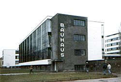 Archivo:Bauhaus dessau