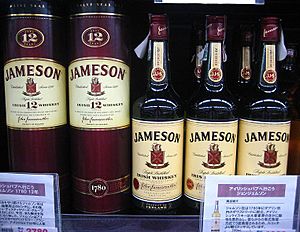 Archivo:Bottles of Jameson Irish Whiskey