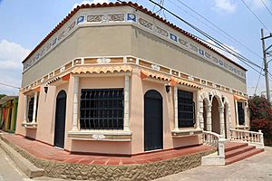 Archivo:Casa Plaza Principal Corregimiento de Campeche