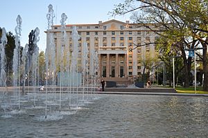 Archivo:Casa de Gobierno de Mendoza 01