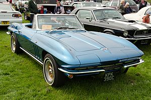 Archivo:Chevrolet Corvette Sting Ray C2 Convertible (1965) - 14267794629