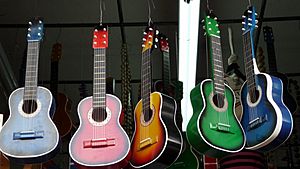 Archivo:Chiquinquirá, guitarras