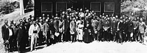 Archivo:Delegates to the Fourth Conference International Union for Cooperation in Solar Research at Mount Wilson Observatory