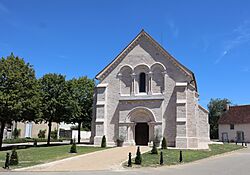 Extérieur de l'église Notre-Dame d'Agencourt (Côte-d'Or) 01.jpg