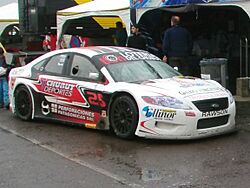 Archivo:Ford Mondeo III de Top Race en 2013