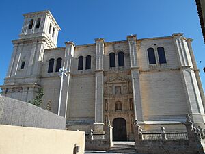 Archivo:IglesiaDeSantiagoMedinaDeRioseco20100114210743SAM 2309