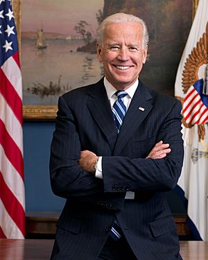 Archivo:Joe Biden official portrait 2013