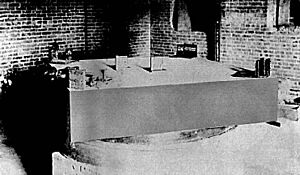 Archivo:Michelson morley experiment 1887