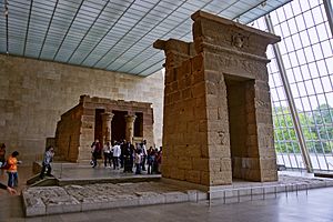 Archivo:NYC - Metropolitan - Temple of Dendur