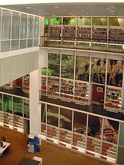 Archivo:National library interior