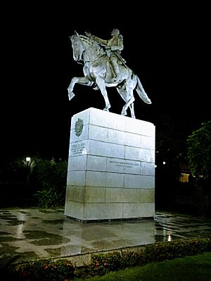 Archivo:Plaza Bolívar de San Felipe (2017)