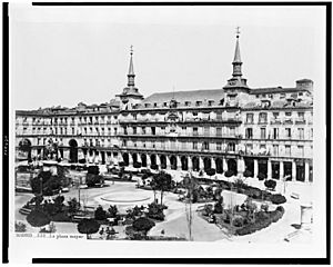 Archivo:Plaza mayor laurent 3c08630v
