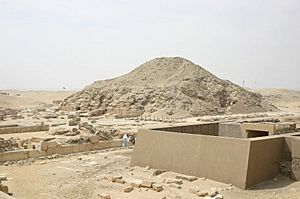Archivo:Pyramid of Unas