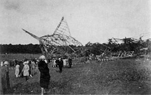 Archivo:R101 wreckage