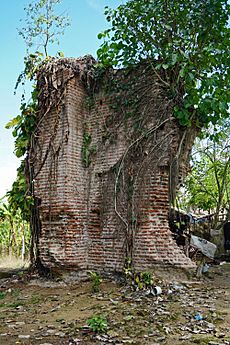Archivo:Ruinas Catedral La Vega Vieja RD 12 2019 2019 3293