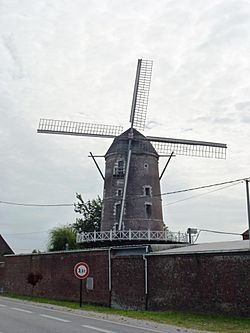 Saint-Martin-au-Laërt (Pas-de-Calais, Fr) moulin PA62000046 (02).JPG