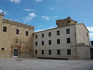 Archivo:Santa Faç Alacant Torre i plaça