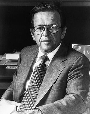 Archivo:Ted Stevens (R-AK)