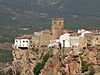 Vista del peñón y de la iglesia de Hornos de Segura.jpg