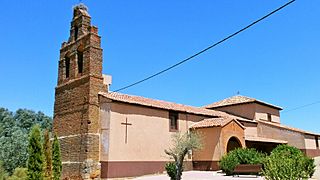 Vista general de la iglesia de Fuentes de Carbajal.jpg