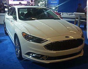 Archivo:'17 Ford Fusion (MIAS '17)