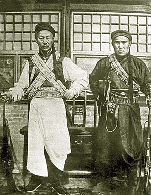 Archivo:陶克陶胡与巴雅尔公在哲布尊丹巴的库伦冬宫 (1913)