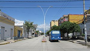 Archivo:2018 Santa Marta (Colombia) - Avenida calle 22 desde la carrera 2 A