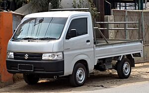 Archivo:2019 Suzuki Carry Flat Deck 1.5 DC61T (20190826) 01