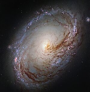 Archivo:A galactic maelstrom