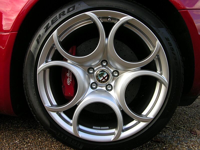 Alfa Romeo 8c Spider wheel