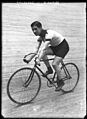 Berthet-portrait-du-coureur-cycliste-sur-son-vélo