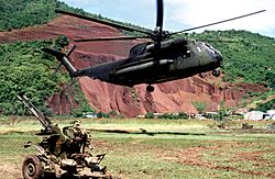 Archivo:CH-53D HMM-261 Grenada Okt1983