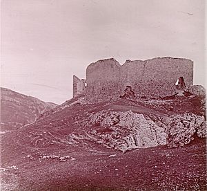 Archivo:Castillo de Ubierna (Burgos), hacia el año 1925, V-30-7 P