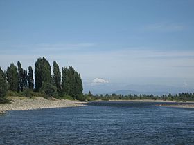 Chile.Linares.Rio.Achibueno.jpg