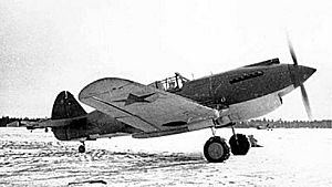 Archivo:Curtiss P-40 Warhawk USSR