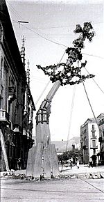 Archivo:Derribo fanals de Gaudí