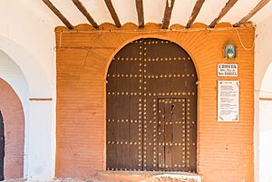 Archivo:Ermita de San Daniel, Ibdes, Zaragoza, España, 2015-01-09, DD 04