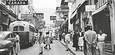 Archivo:Esquina de Gradillas a Sociedad, Caracas, 1950. Colección Pozueta, Archivo Audiovisual de la Biblioteca Nacional