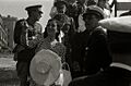 Francisco Franco en el embarcadero del Club Naútico acompañado de diversas autoridades (5 de 8) - Fondo Marín-Kutxa Fototeka