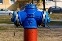 Archivo:Hidrante de agua, Gniezno, Polonia, 2012-04-06, DD 02