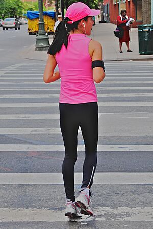 Archivo:Jogger in pink and black