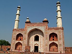 Archivo:Main Gate to the Akbar's Tomb, Sikandra