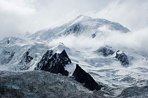 Archivo:Mont Blanc depuis la gare des glaciers