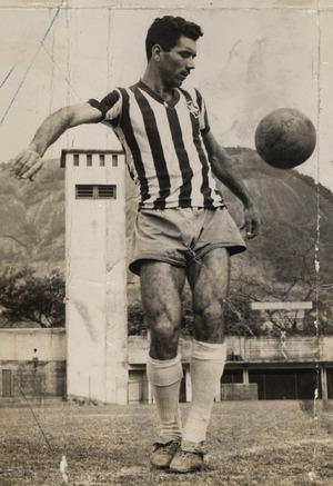Archivo:Nilton Santos 2 (1956)
