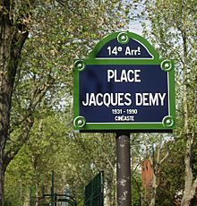 Place Jacques-Demy, Paris 14.jpg