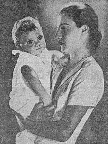 Portrait of Carina Massone Negrone with her son Vittorio.jpg