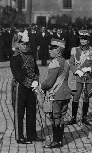 Archivo:S. M. Il Re e Mussolini ai funerali del Gen. Diaz