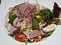 Salade strasbourgeoise au cervelas et emmental (Au Dauphin, Strasbourg)