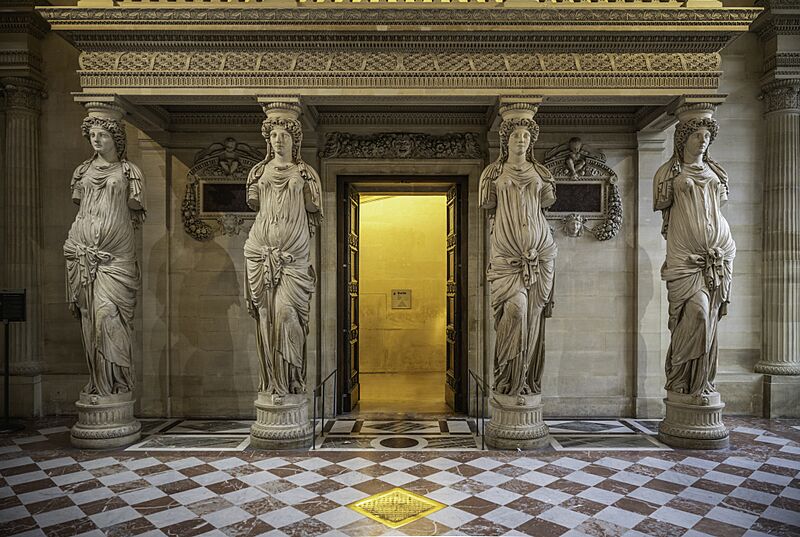Salle des Cariatides in Paris-Louvre