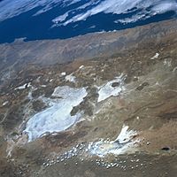 Archivo:Satellite image Salar de Uyuni - Coipasa - Lake Poopo